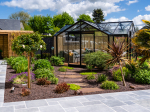 HELENE-Orangerie-chemin-pave-et-canape