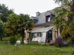 MS305-dans-jardin-fleuri